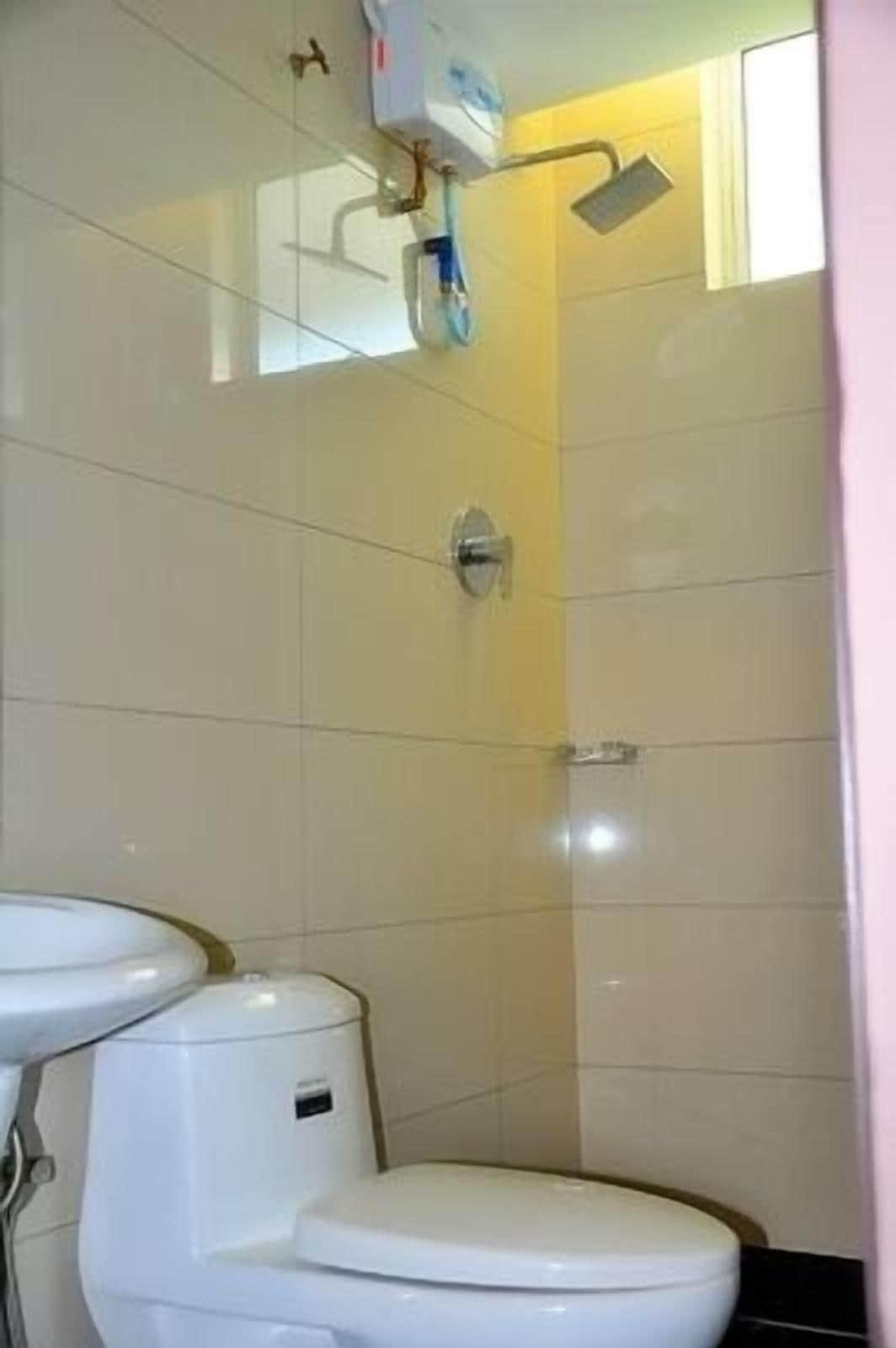 Goldenhill Hotel Kota Kinabalu Bagian luar foto