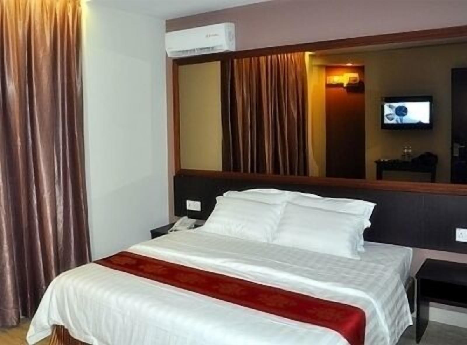 Goldenhill Hotel Kota Kinabalu Bagian luar foto