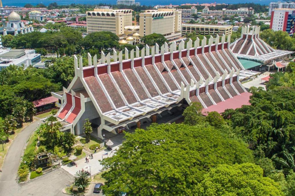 Goldenhill Hotel Kota Kinabalu Bagian luar foto