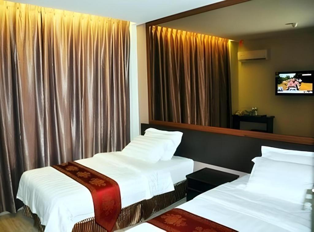 Goldenhill Hotel Kota Kinabalu Bagian luar foto