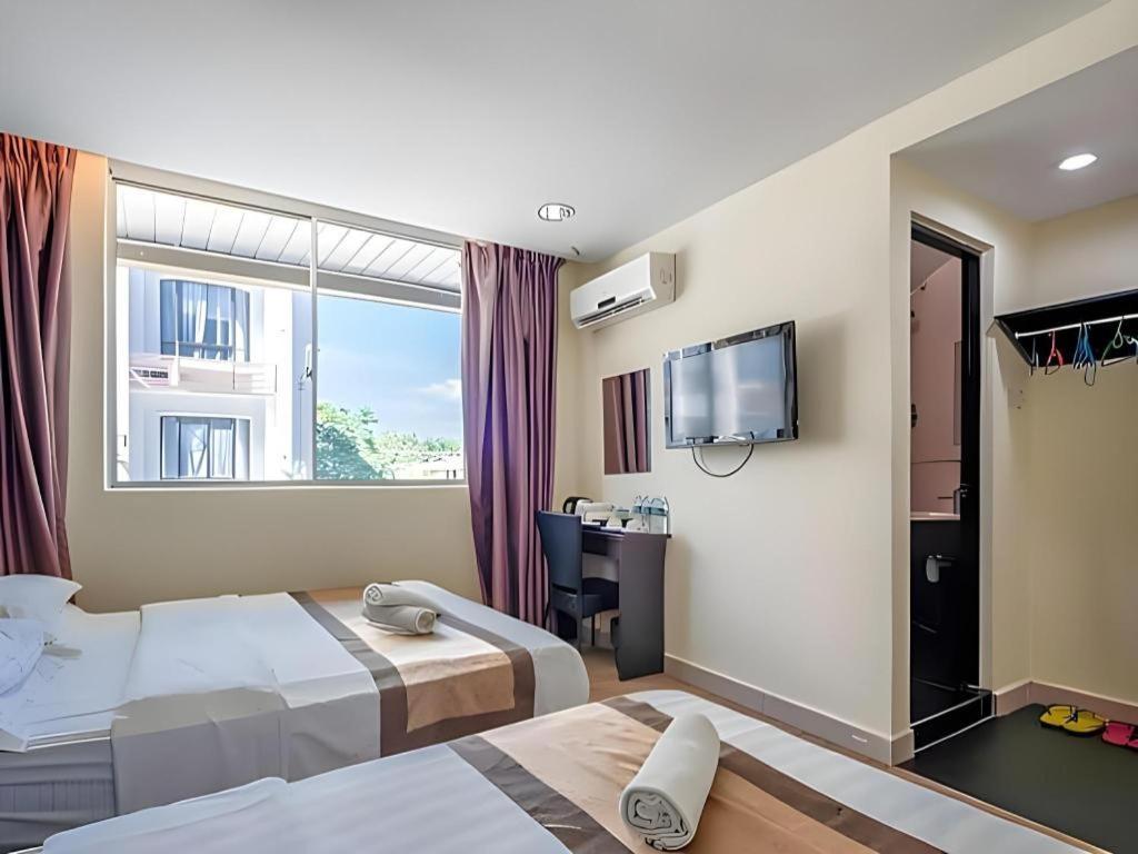 Goldenhill Hotel Kota Kinabalu Bagian luar foto