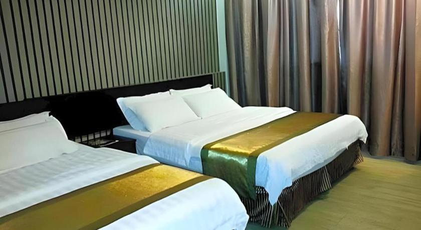 Goldenhill Hotel Kota Kinabalu Bagian luar foto
