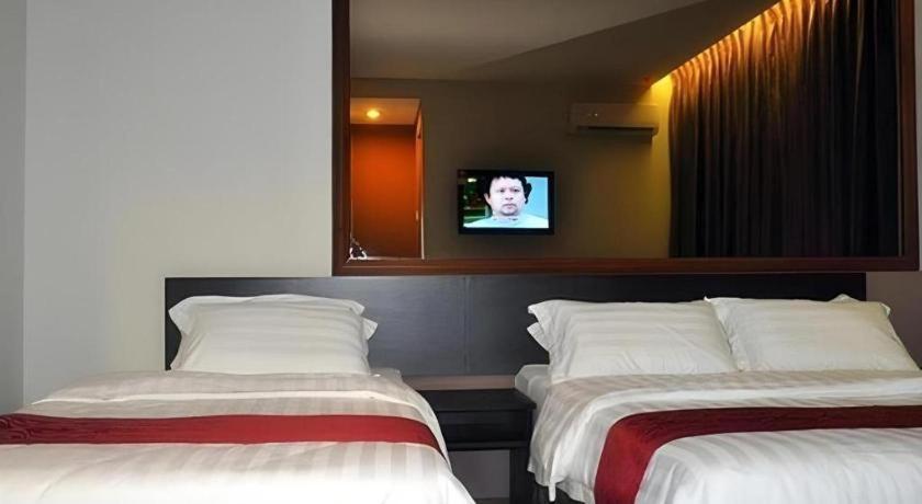 Goldenhill Hotel Kota Kinabalu Bagian luar foto